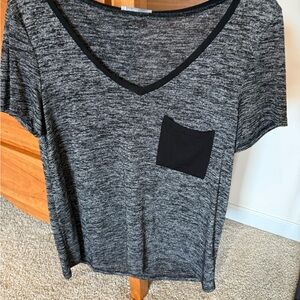 Women's Heather Gray V-Neck Top with Black Pocket